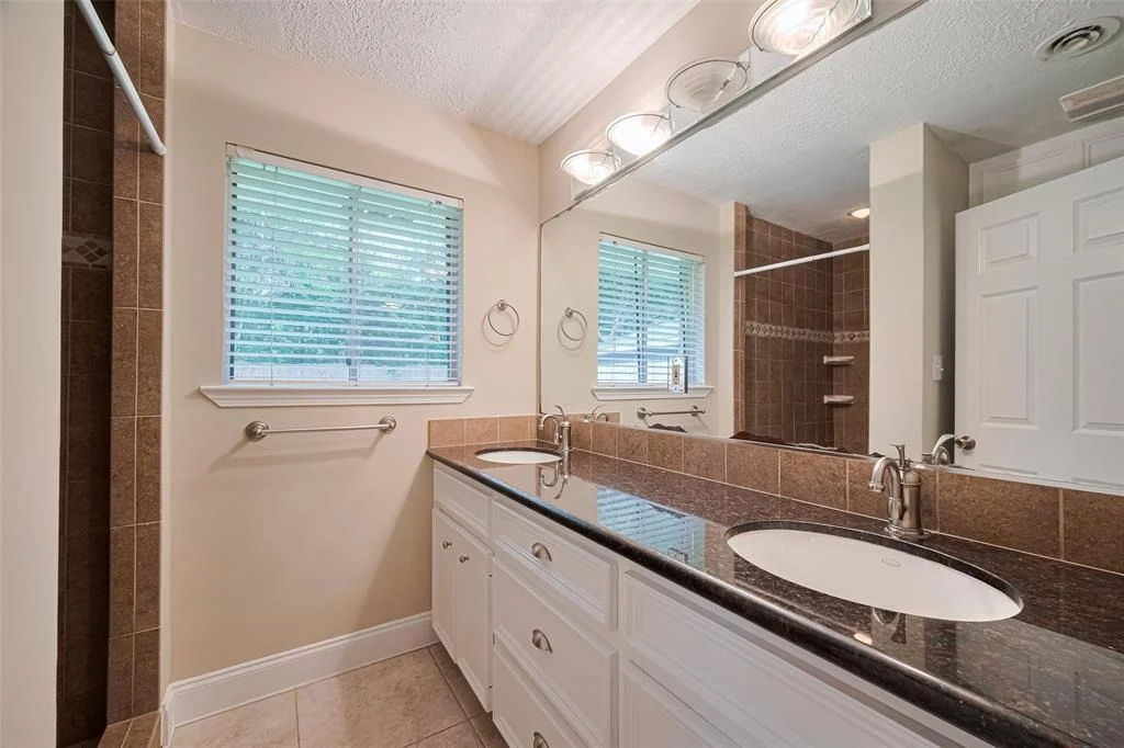 Photo of 5519 Valkeith Drive