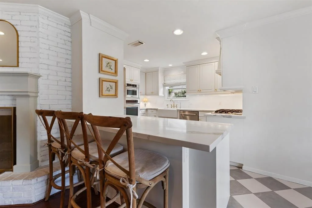 Photo of 7910 Meadowbriar Lane