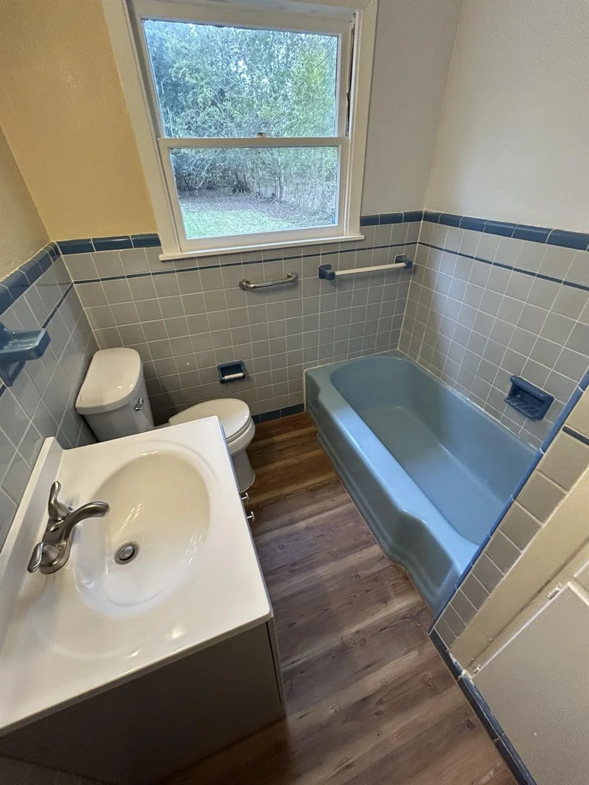 Photo of 2109 Briar Lane