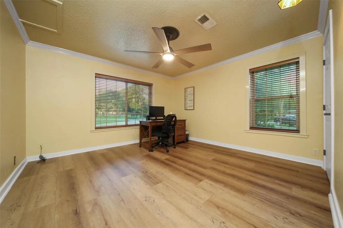 Photo of 360 Hollyglenn Street