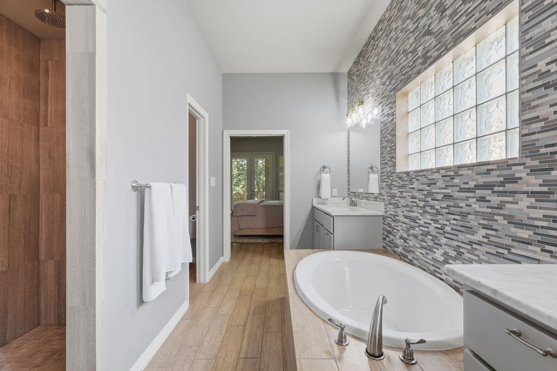 Photo of 111 Riverbend Way