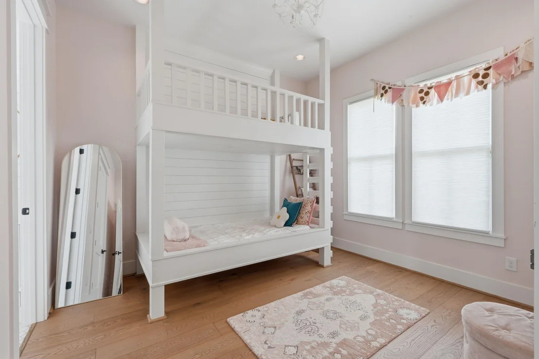 Photo of 6533 Auburn Lakes Drive