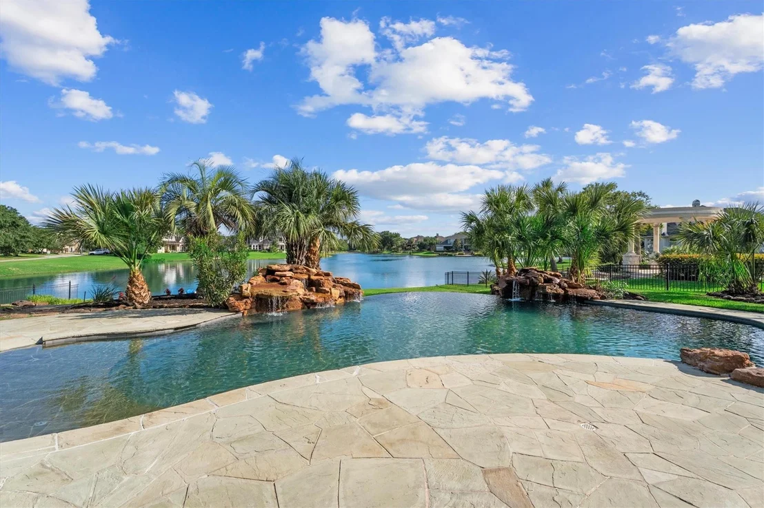 Photo of 15307 Hilltop View Drive