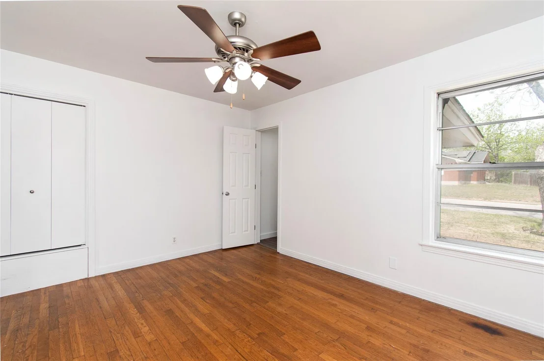 Photo of 301 E Walker Avenue
