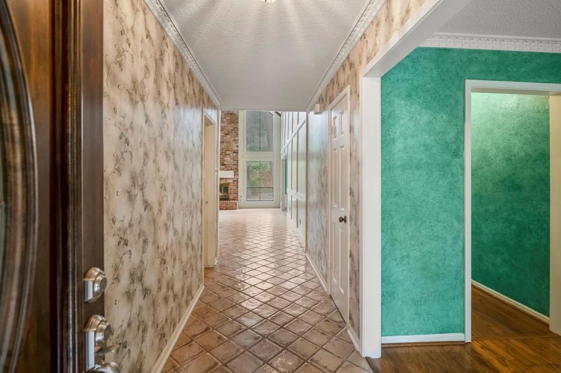 Photo of 17214 Hill View Lane