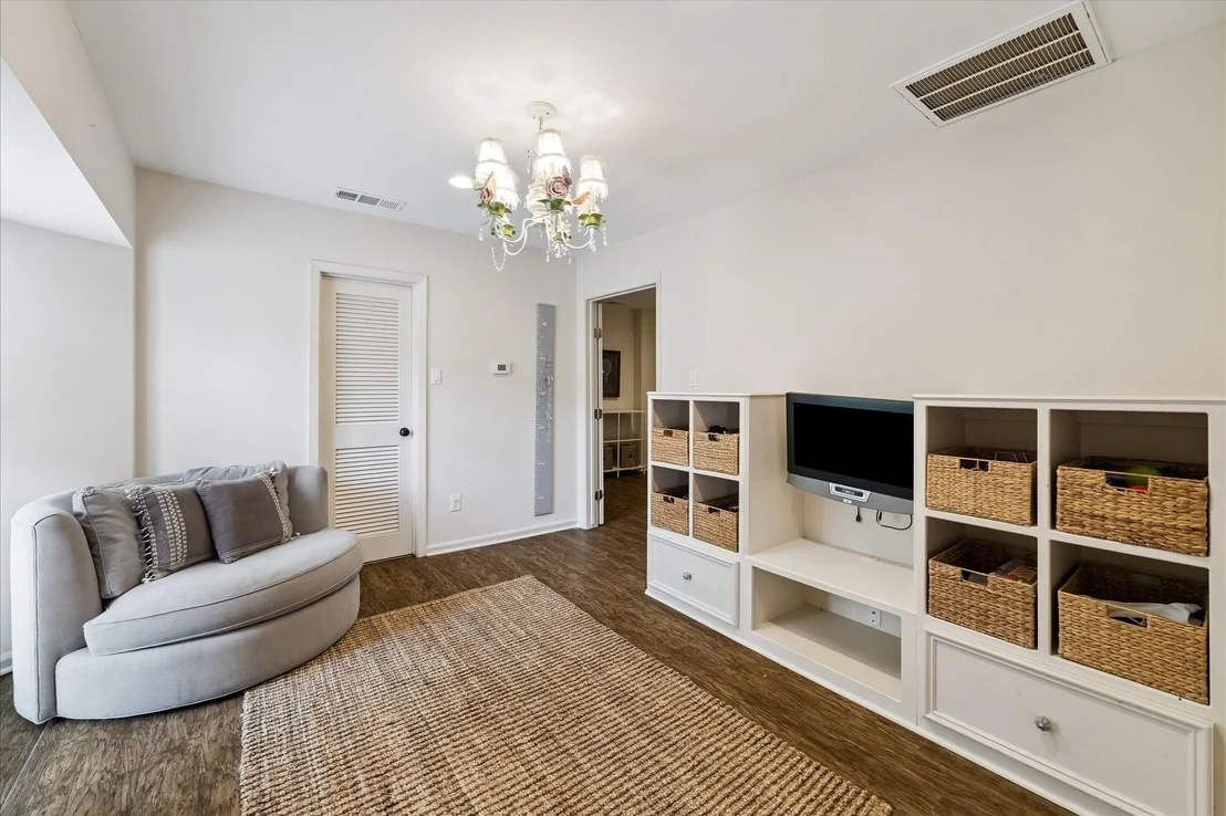 Photo of 6143 Chevy Chase Drive