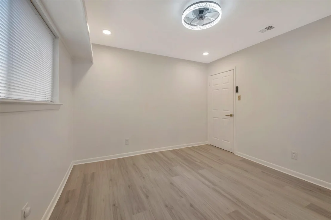 Photo of 910 Beachcomber Lane