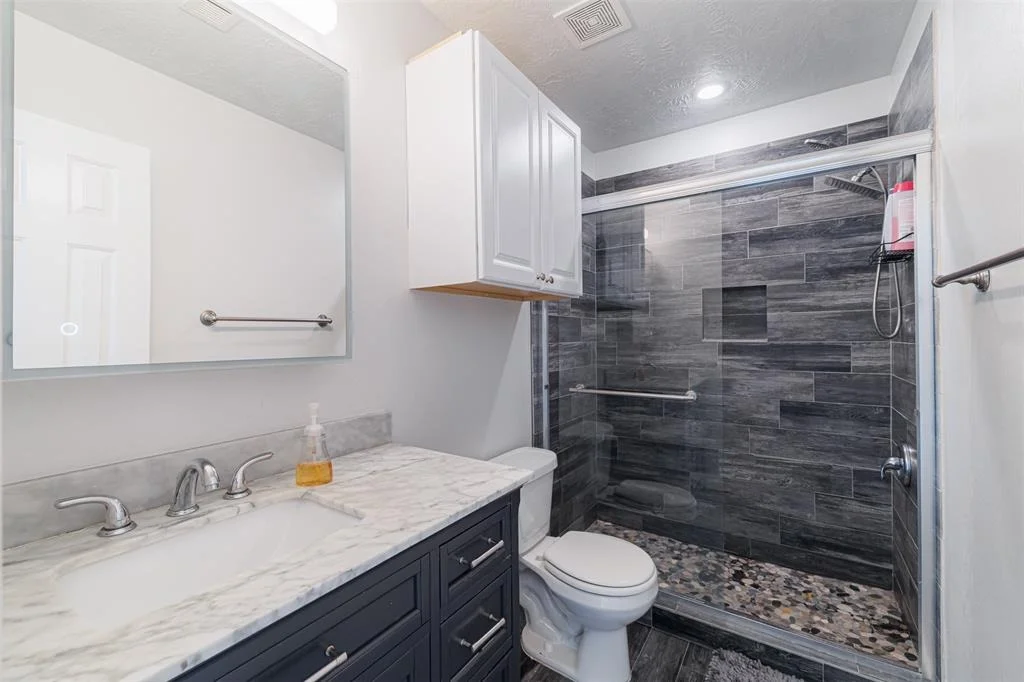Photo of 5902 Deerfield Court