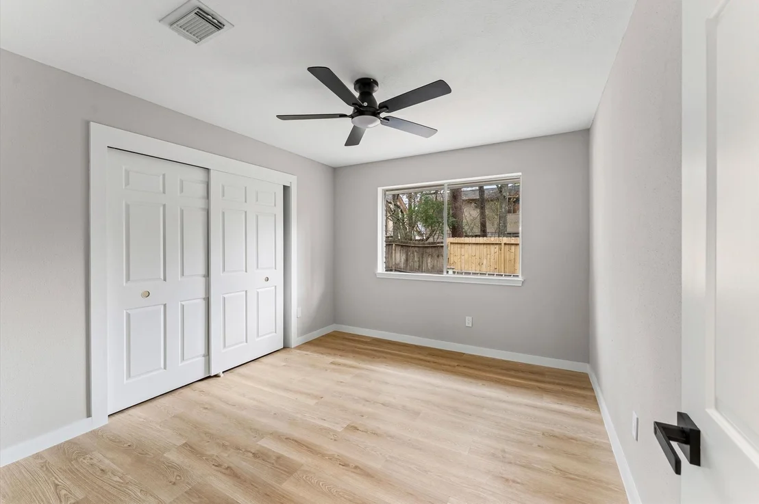 Photo of 30 N Drifting Leaf Court