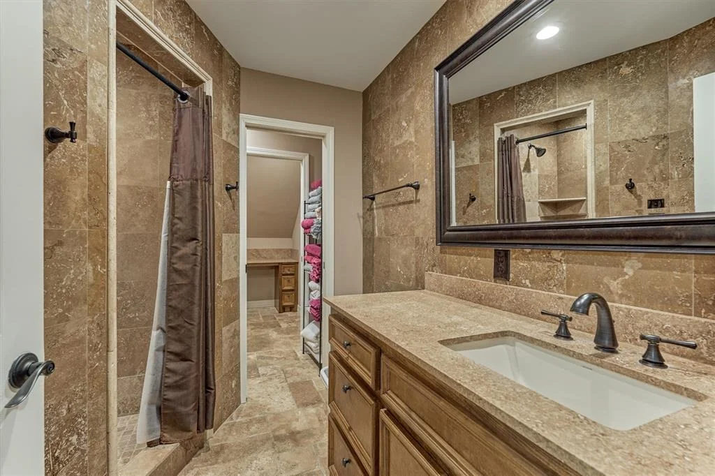 Photo of 1010 The Cliffs Boulevard
