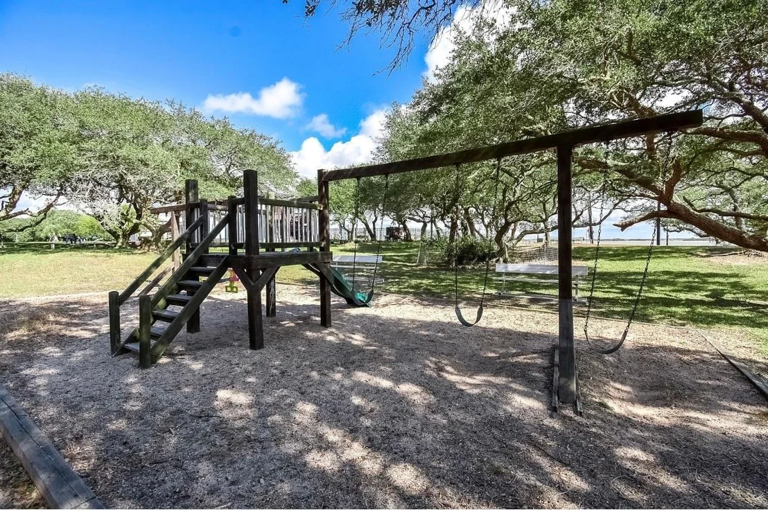 Photo of 1535 Bayview Drive
