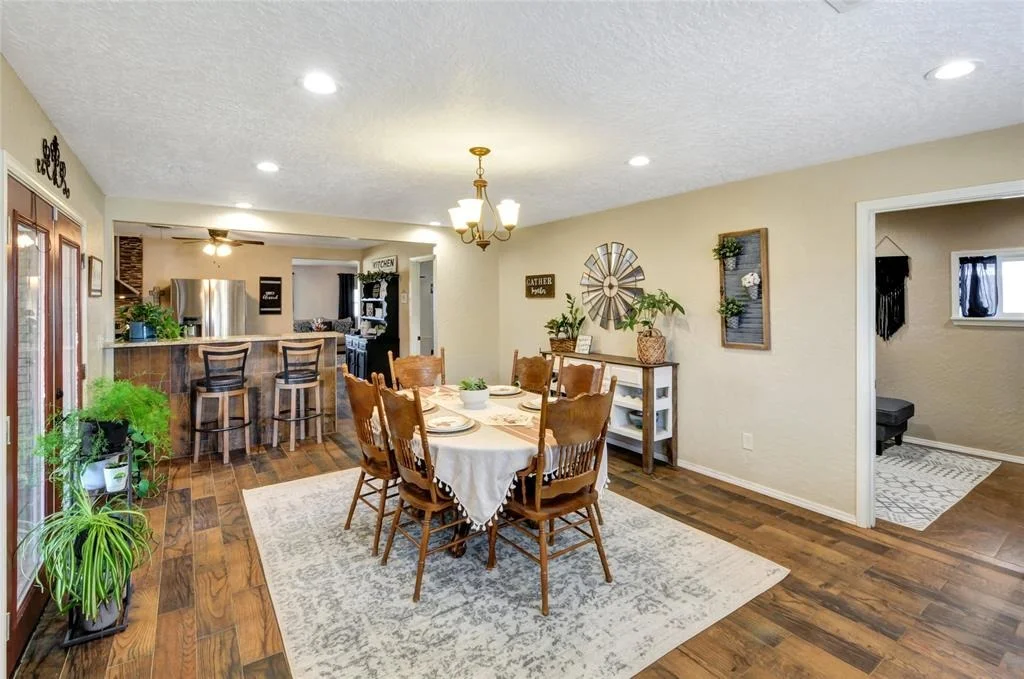 Photo of 807 Ridgelea Drive
