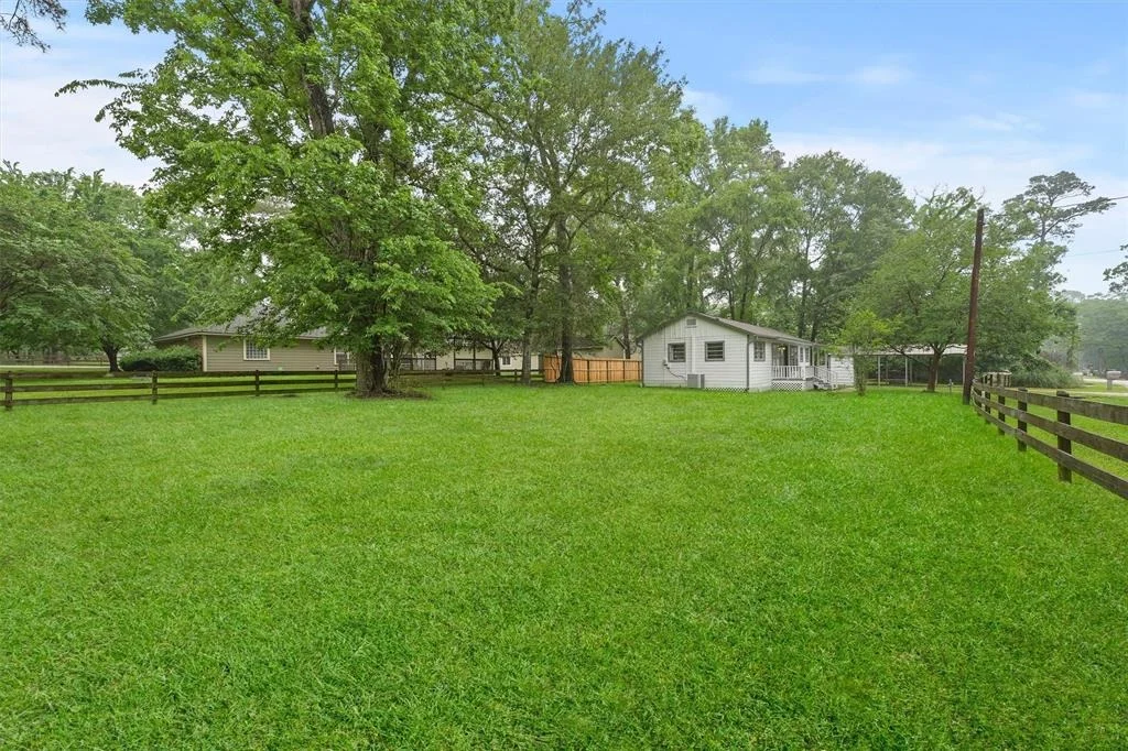 Photo of 1024 Columbia River Road