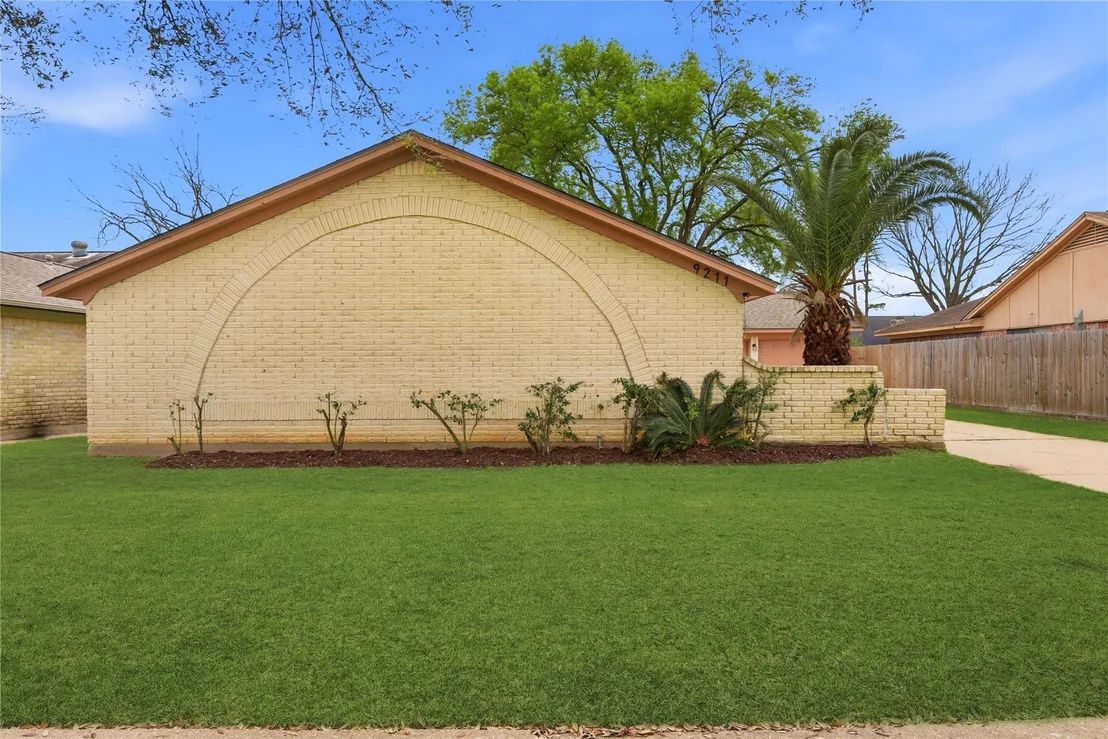 Photo of 9211 Benning Drive
