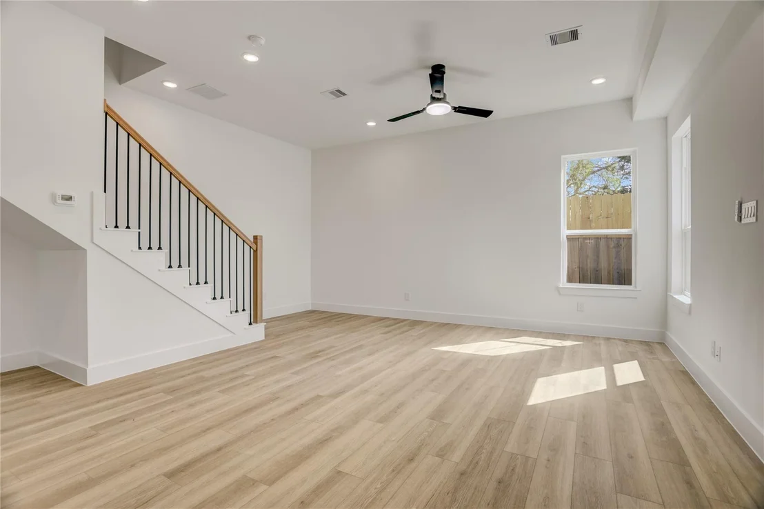Photo of 9602 Burden Street