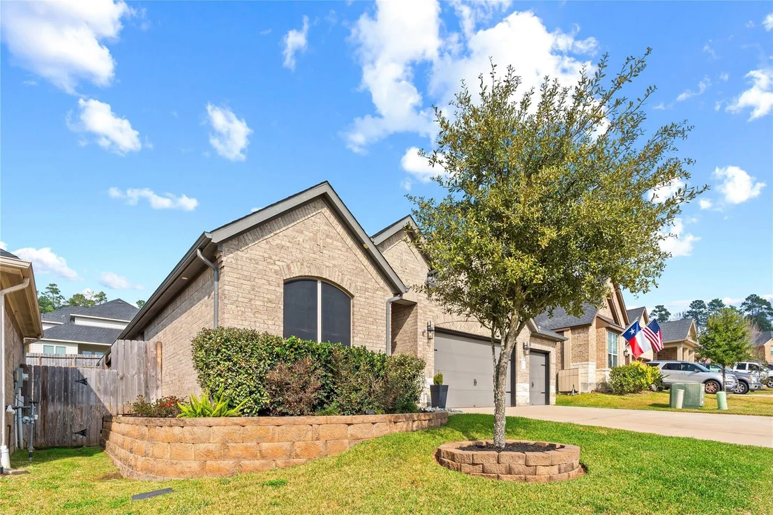 Photo of 443 Stonebrook Lane