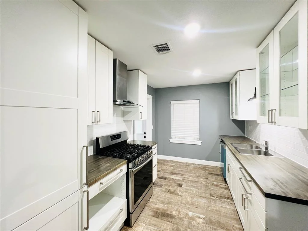 Photo of 1810 Wayside Drive