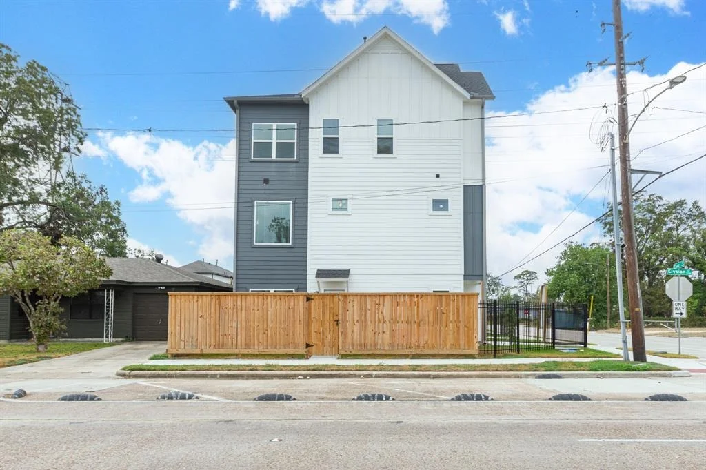 Photo of 5719 Elysian Street