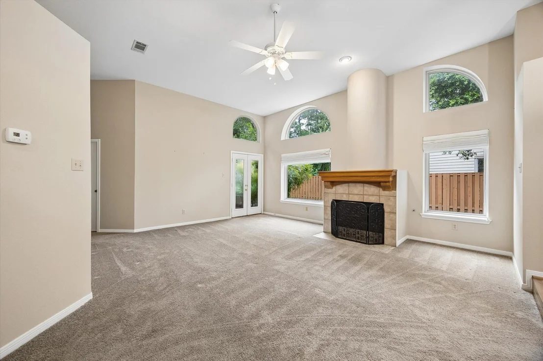 Photo of 46 Lakeridge Drive