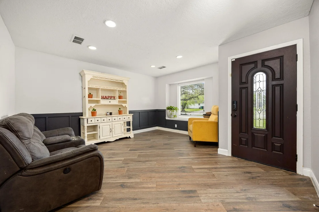 Photo of 5934 Willowbend Boulevard