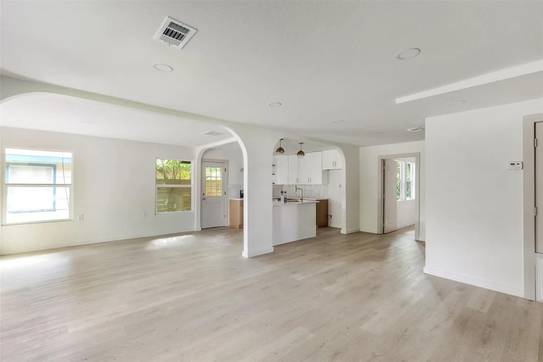 Photo of 6527 Beekman Road