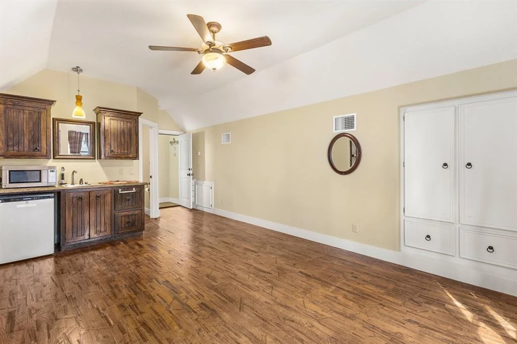 Photo of 618 Chestnut Falls