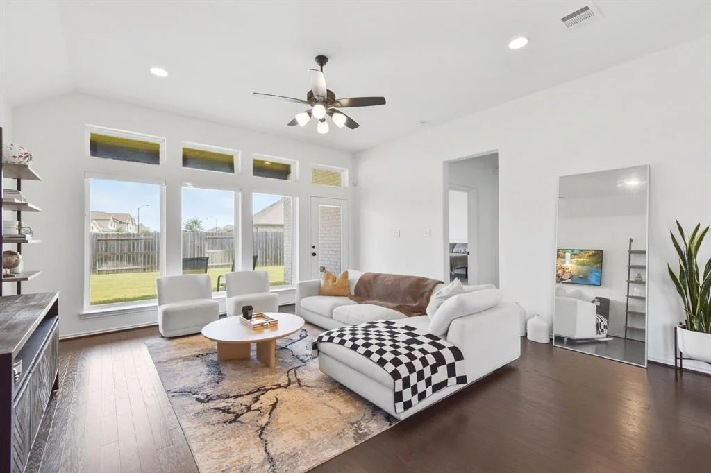 Photo of 23014 Blackstone Park Road