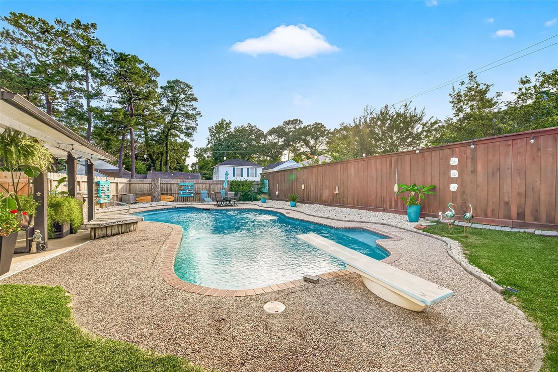 Photo of 5814 Theall Road