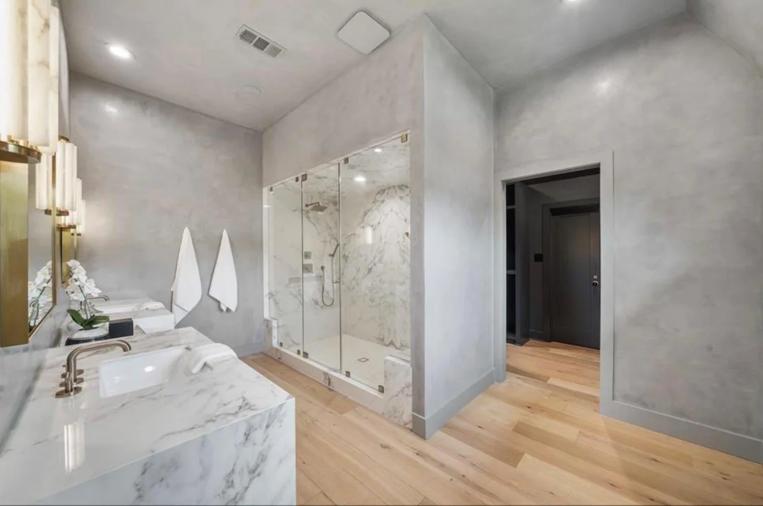 Photo of 819 Silvergate Drive