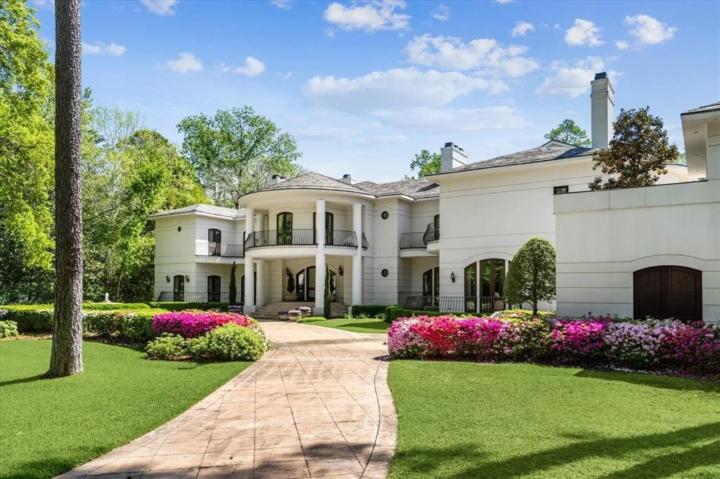 Photo of 324 Buckingham Drive