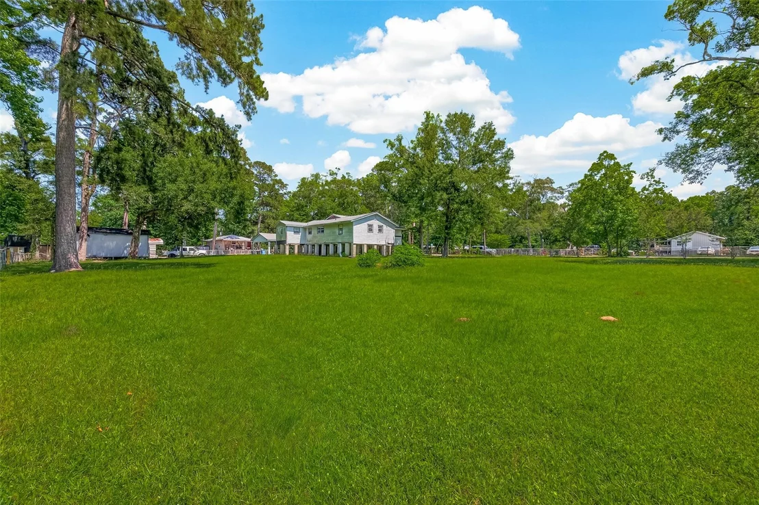 Photo of 25080 Lakeshore Drive