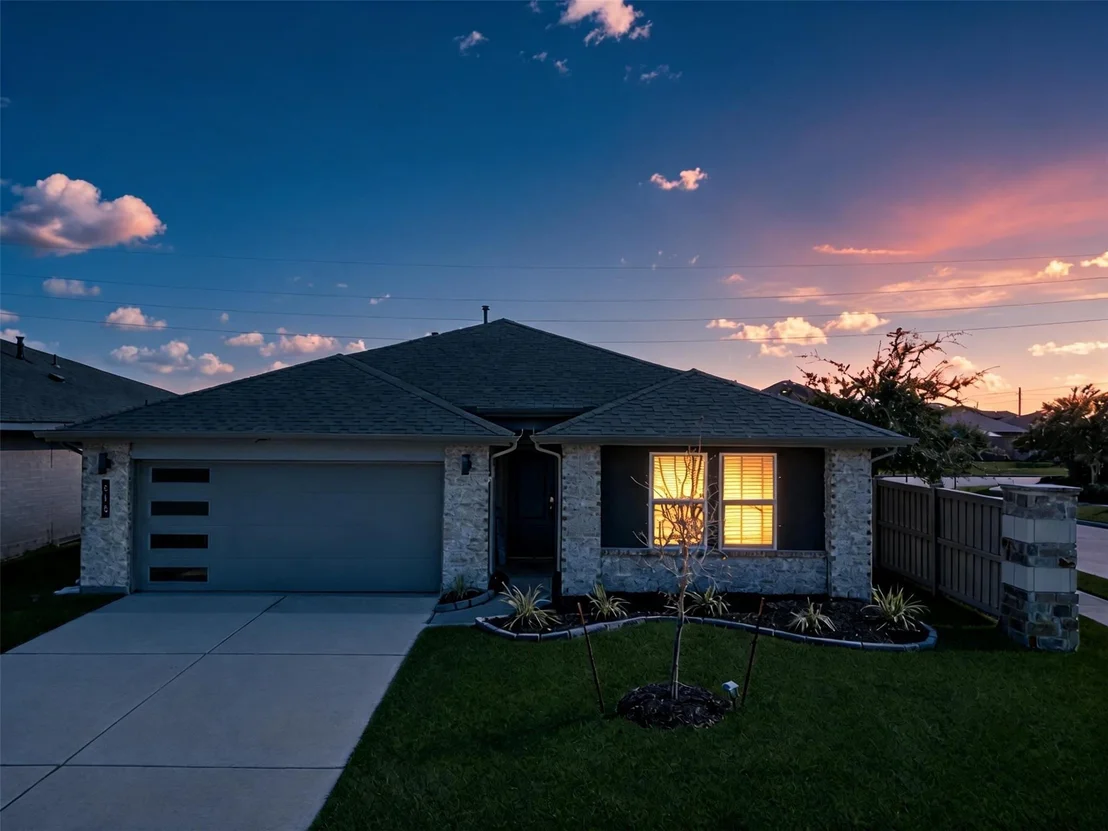 Photo of 818 Betsy Hill Drive
