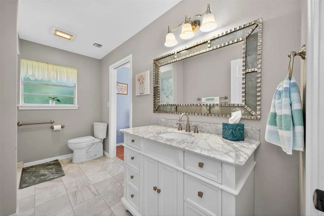 Photo of 105 Glenmora Court