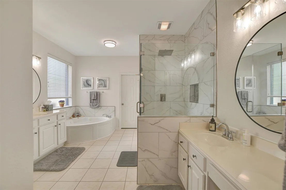 Photo of 15918 Lake Loop Drive