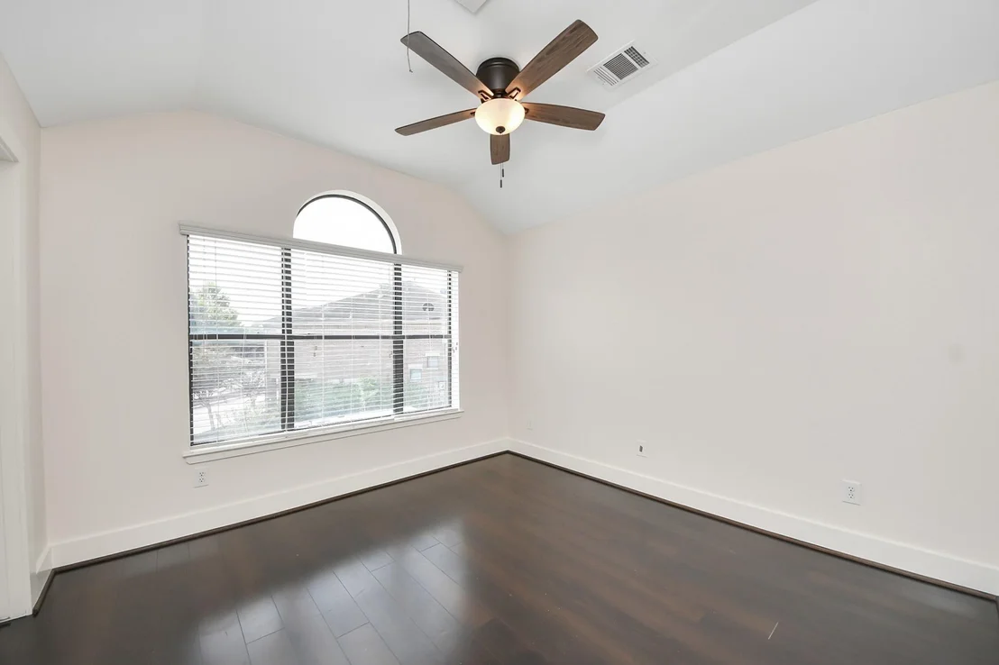 Photo of Unit 205 at 5941 South Loop E