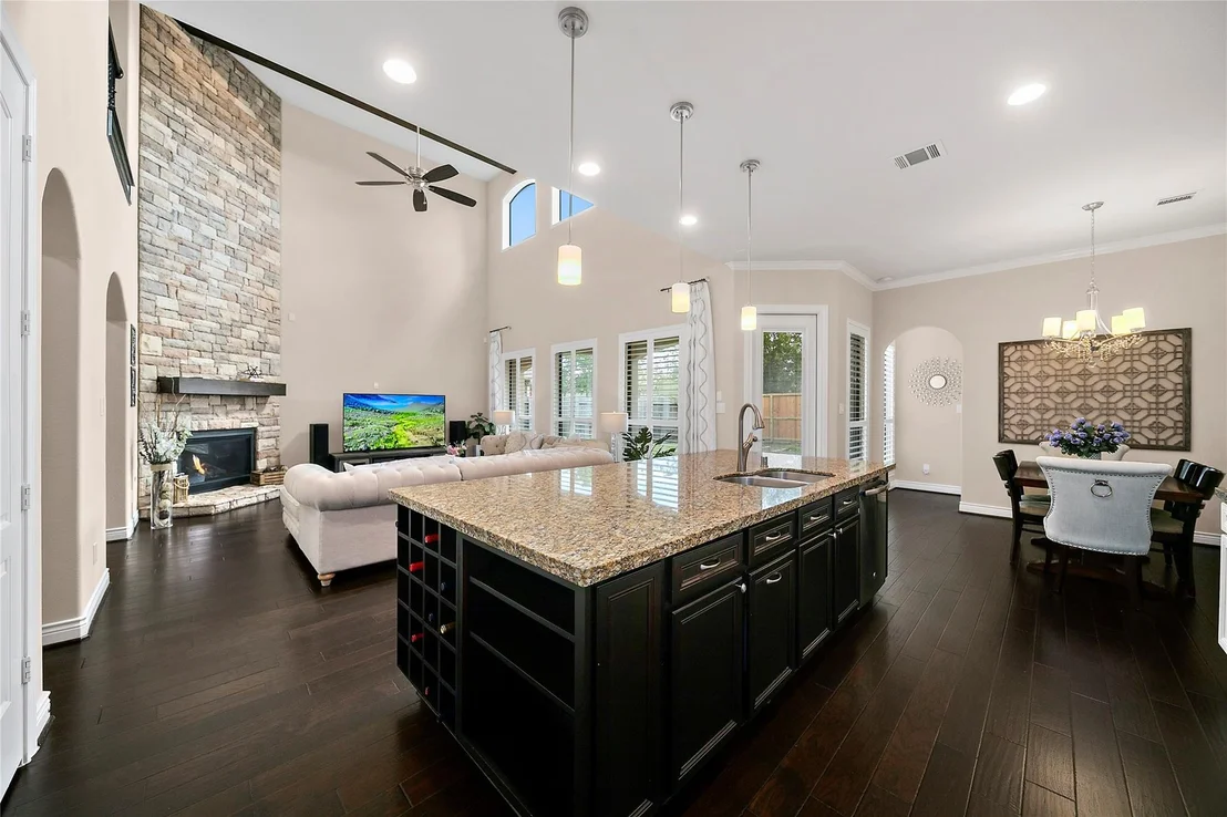 Photo of 121 Silverstone Lane
