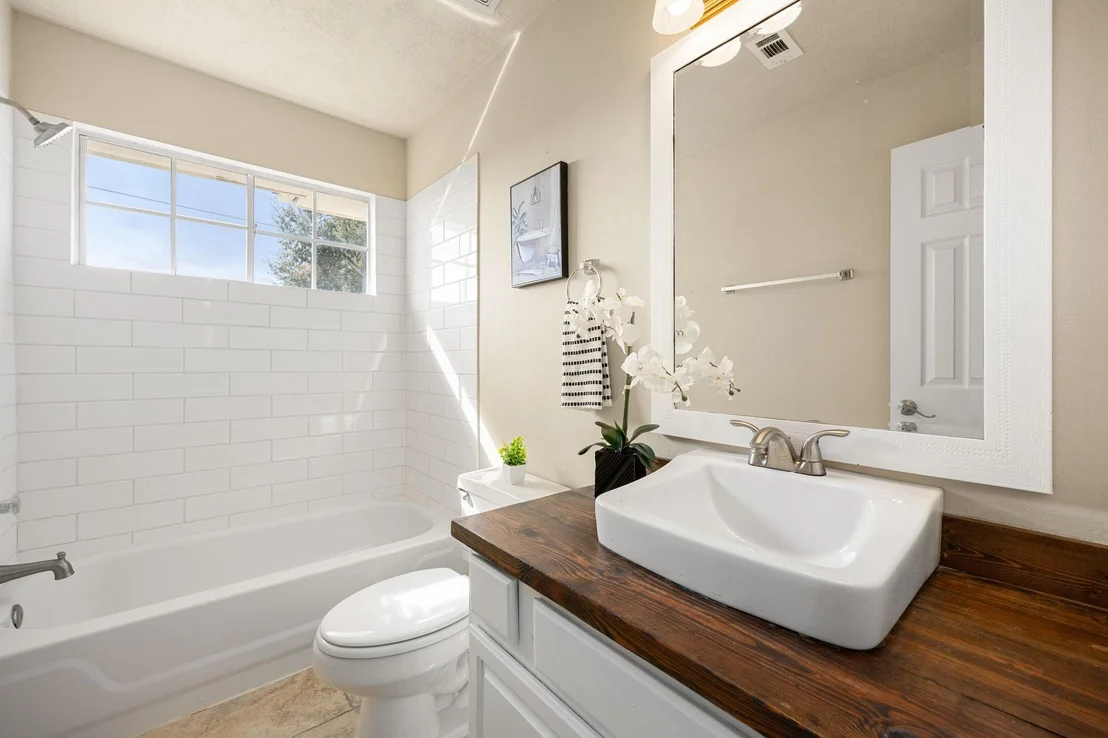 Photo of 22611 Bucktrout Lane