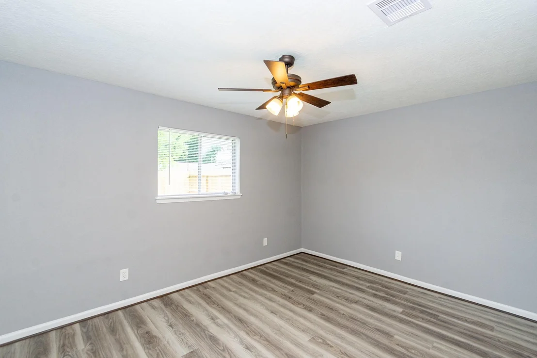 Photo of 9119 Barton Street