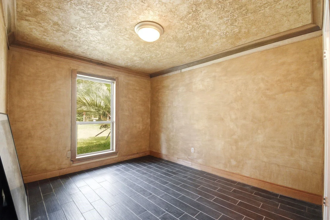 Photo of 18813 Woodridge Drive