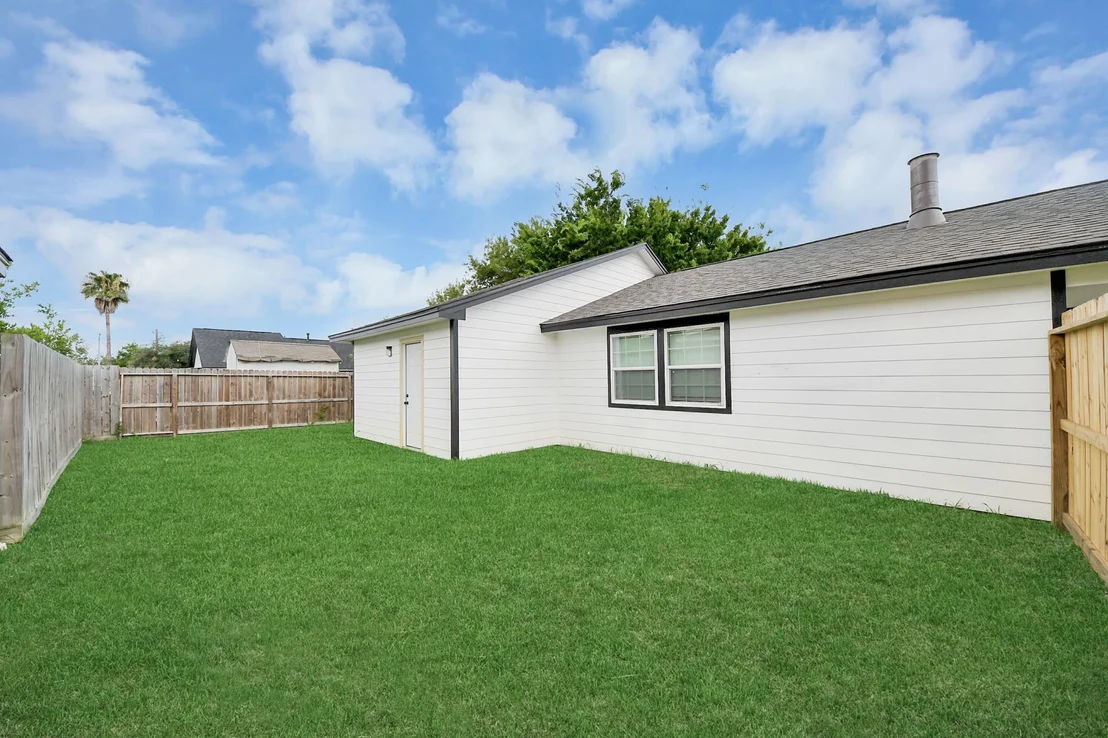 Photo of 5212 Willowview Drive