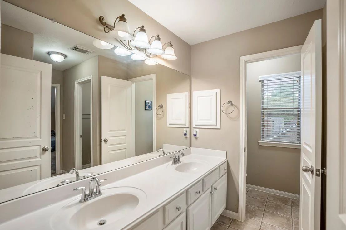 Photo of 11826 Thoreau Drive