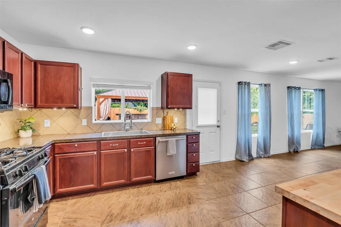 Photo of 16718 Warbler Drive