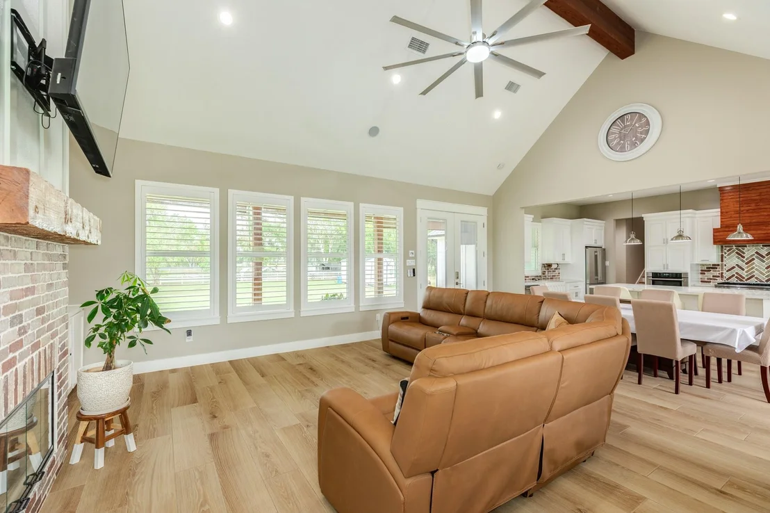 Photo of 206 Black Oak Dr