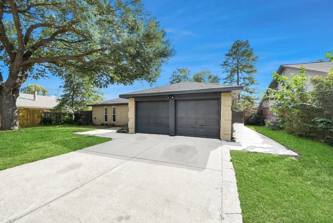 Photo of 5918 Crooked Post Road