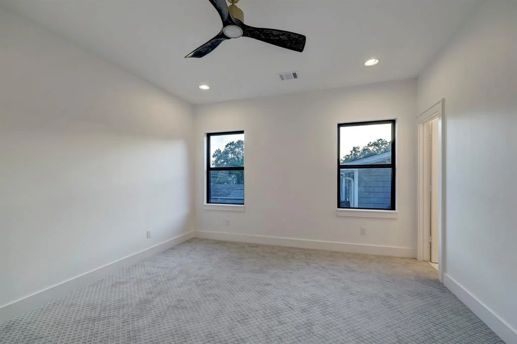 Photo of 1349 Chantilly Lane