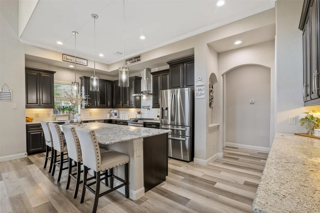 Photo of 7103 Avalon Bluff Drive