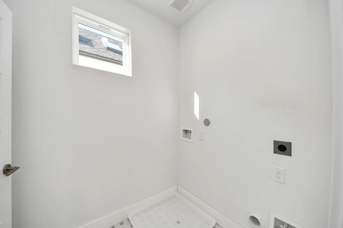 Photo of 2106 Diagonal Lane