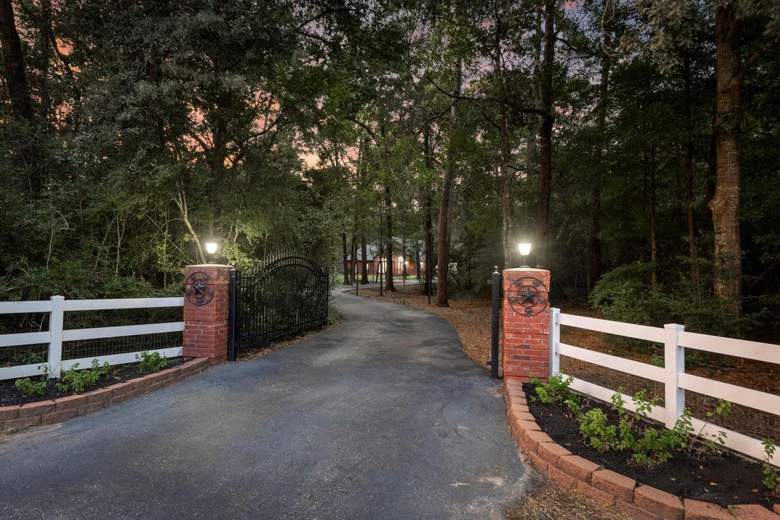 Photo of 10857 Lake Forest Drive