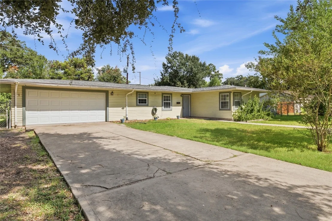 Photo of 1215 Winston Drive