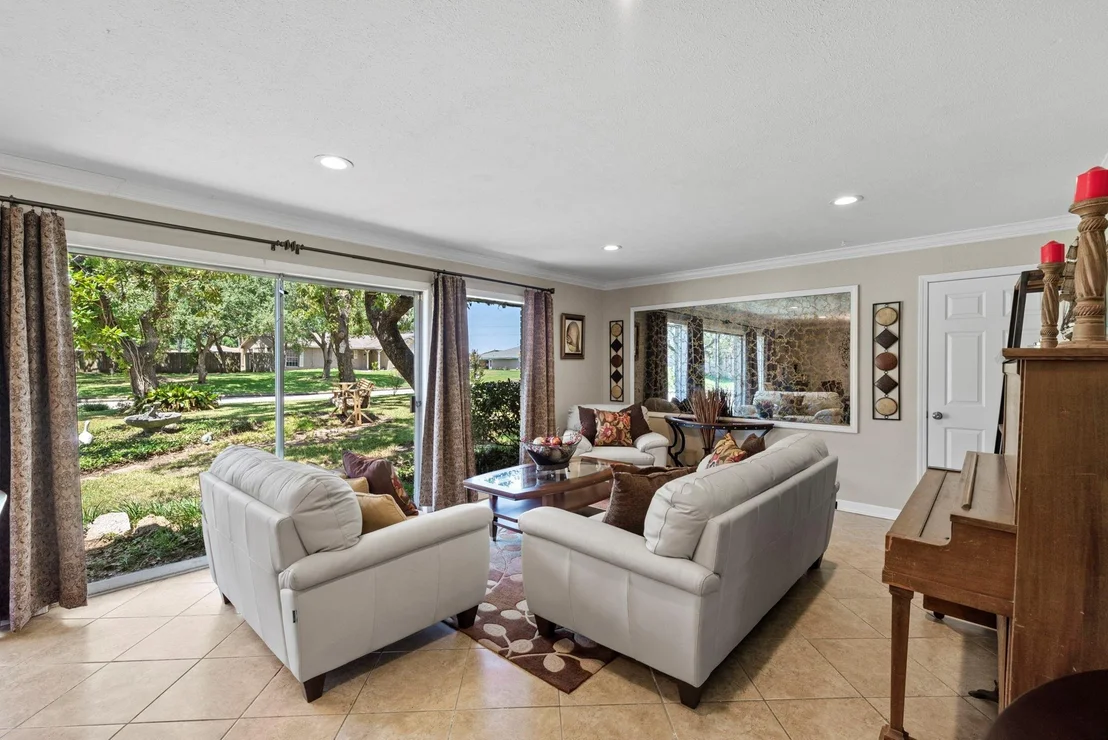 Photo of 707 Scenic Drive